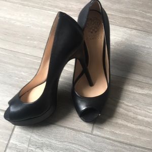 Vince camuto Black classic heels